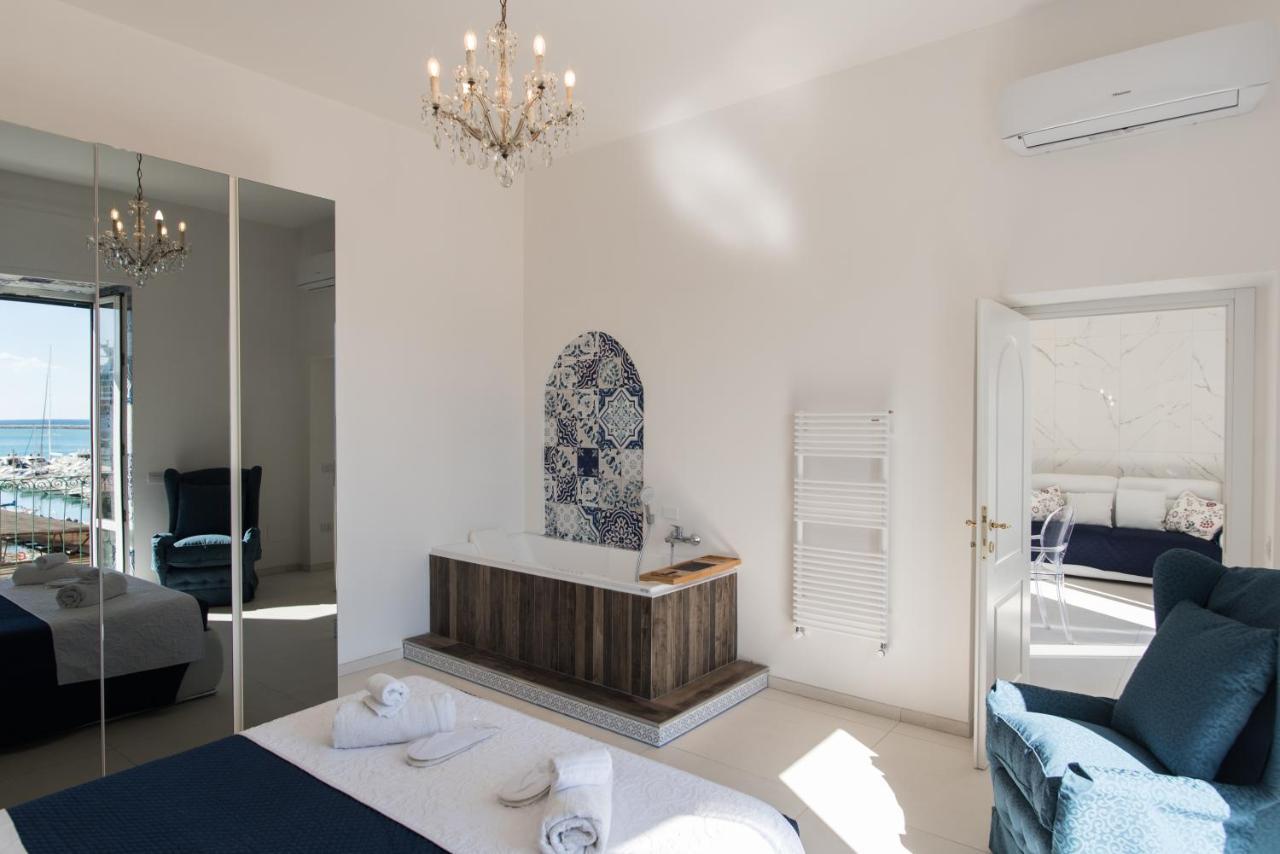 Relais Mareluna - Luxury Apartments サレルノ エクステリア 写真